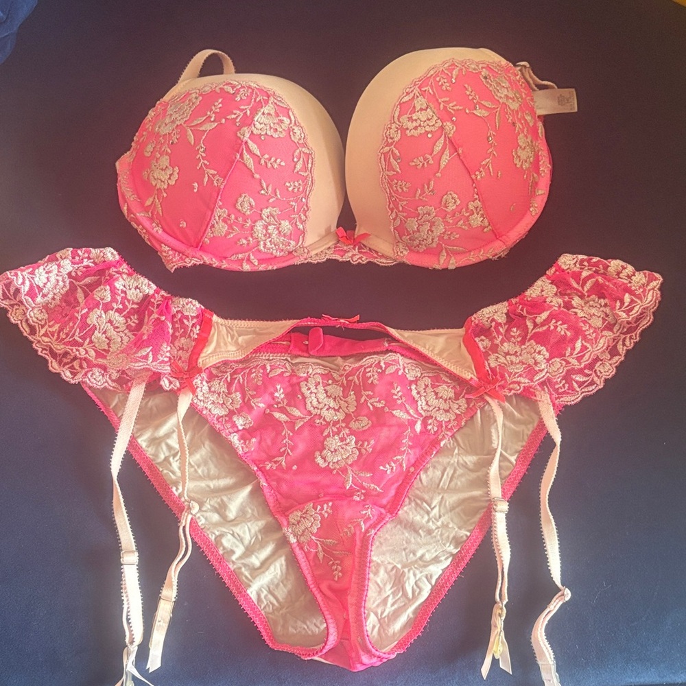 Victoria secret Pink Floral Embroidered Bra and Garter Brief Set - Picture 1 of 11